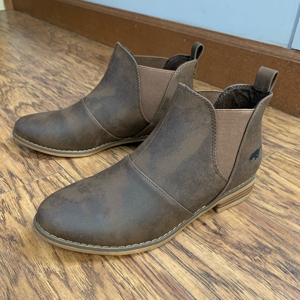 Brand New RocketDog Brown Booties